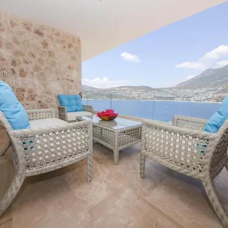 Sleeps 12 With Pool And Air Con *