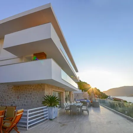 Βίλα Sleeps 12 With Pool And Air Con
