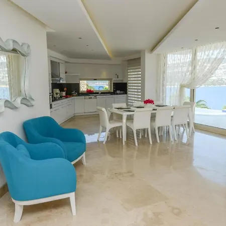 Sleeps 12 With Pool And Air Con * Καλκάν